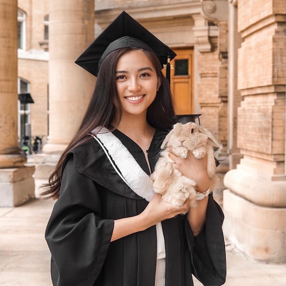 Meet your Posher, Jessica - Picture 1 of 1